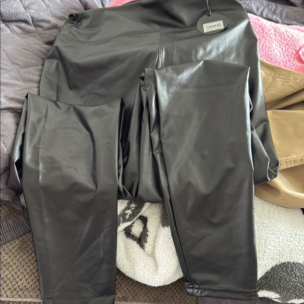 Women’s Offline by Aerie Black Faux Leather Leggings Large